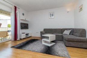 Гостиница Apartman Duje  Каштел Камбеловац